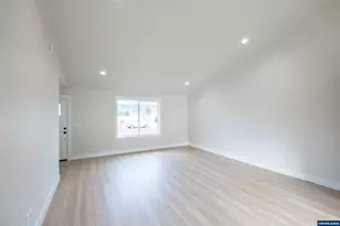 4485 Knotty Pne Ct, Sweet Home, OR 97386 - Photo 10