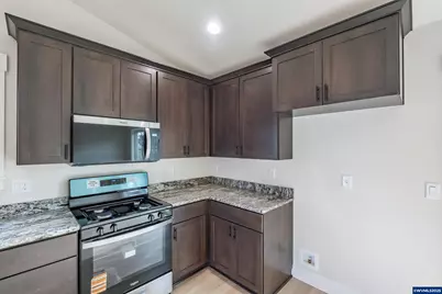 4485 Knotty Pine Ct, Sweet Home, OR 97386 - Photo 18