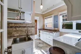 3795 Blossom Dr NE, Salem, OR 97305 - Photo 14