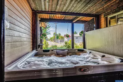 3795 Blossom Dr NE, Salem, OR 97305 - Photo 10