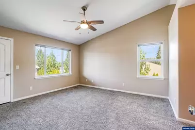 3795 Blossom Dr NE, Salem, OR 97305 - Photo 34