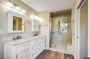 3795 Blossom Dr NE, Salem, OR 97305 - Photo 36