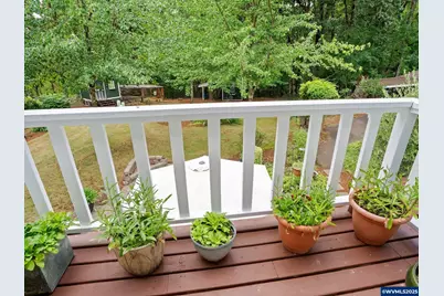 19875 SW Meadow View Dr, McMinnville, OR 97128 - Photo 32