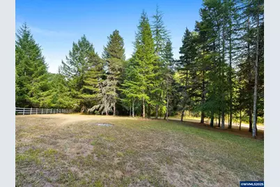 19875 SW Meadow View Dr, McMinnville, OR 97128 - Photo 46