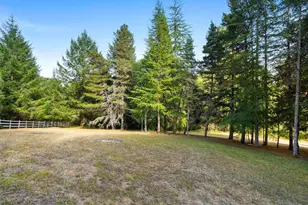 19875 SW Meadow View Dr, McMinnville, OR 97128 - Photo 46