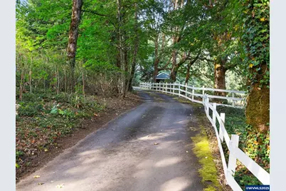 19875 SW Meadow View Dr, McMinnville, OR 97128 - Photo 44