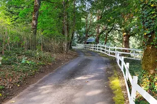 19875 SW Meadow View Dr, McMinnville, OR 97128 - Photo 44