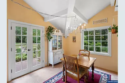 19875 SW Meadow View Dr, McMinnville, OR 97128 - Photo 14