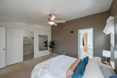 698 Royalty Cir NE, Salem, OR 97301 - Photo 16