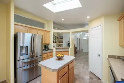 698 Royalty Cir NE, Salem, OR 97301 - Photo 6