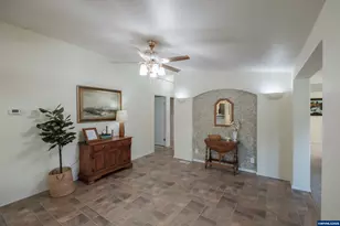 698 Royalty Cir NE, Salem, OR 97301 - Photo 2