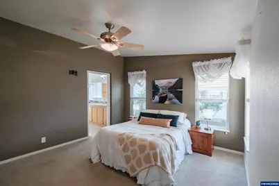 698 Royalty Cir NE, Salem, OR 97301 - Photo 14