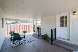 698 Royalty Cir NE, Salem, OR 97301 - Photo 24