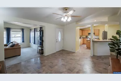 698 Royalty Cir NE, Salem, OR 97301 - Photo 2