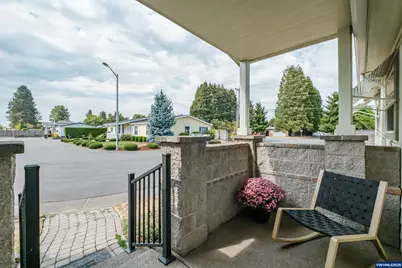 698 Royalty Cir NE, Salem, OR 97301 - Photo 28