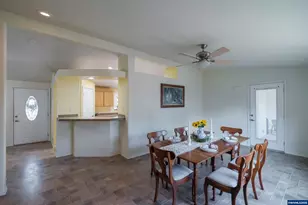 698 Royalty Cir NE, Salem, OR 97301 - Photo 10