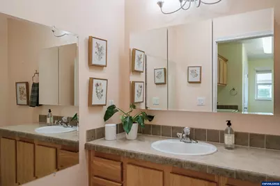 698 Royalty Cir NE, Salem, OR 97301 - Photo 22