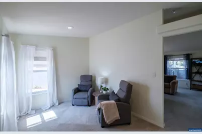 698 Royalty Cir NE, Salem, OR 97301 - Photo 20