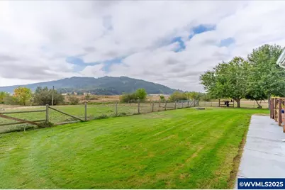 36280 Airport Dr, Lebanon, OR 97355 - Photo 2