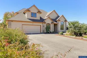 2815 Hazelnut Dr, Woodburn, OR 97071 - Photo 2