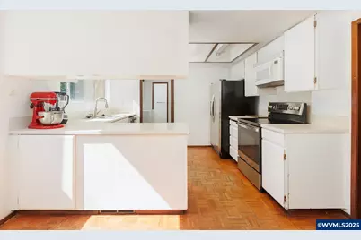 24358 Queen Anne Dr, Philomath, OR 97370 - Photo 12