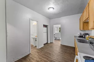 223 NW 15th St, Corvallis, OR 97330 - Photo 18