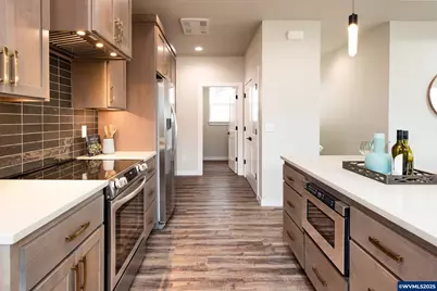 2039 NW Century Dr, Corvallis, OR 97330 - Photo 8