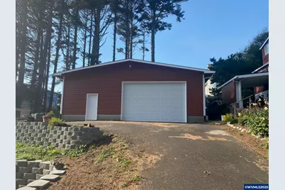 1715 NW 35th Pl, Lincoln City, OR 97367 - Photo 4