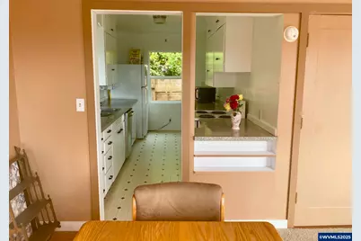 1715 NW 35th Pl, Lincoln City, OR 97367 - Photo 16