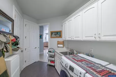 1920 Cochrane Ln, Dallas, OR 97338 - Photo 10