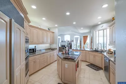 1920 Cochrane Ln, Dallas, OR 97338 - Photo 12