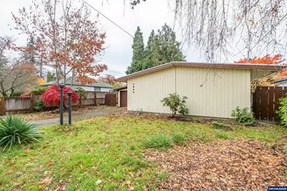 1230 NW 13th St, Corvallis, OR 97330 - Photo 2