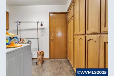 6593 Rippling Brook Dr SE, Salem, OR 97317 - Photo 14