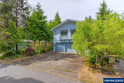 90 Seagrove Lp, Lincoln City, OR 97367 - Photo 2