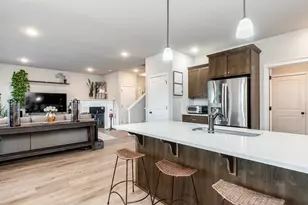 1491 Foxglove St St, Woodburn, OR 97071 - Photo 2