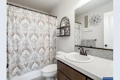 1491 Foxglove St St, Woodburn, OR 97071 - Photo 24
