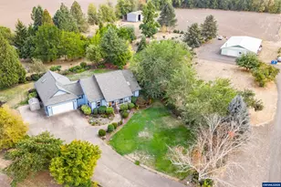 35628 Knox Butte Rd E, Albany, OR 97322 - Photo 2