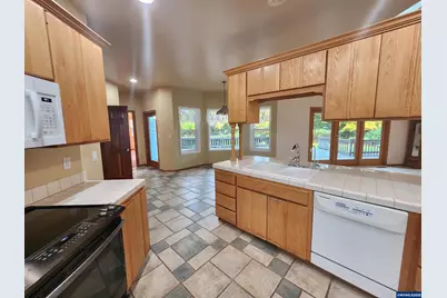 35628 Knox Butte Rd E, Albany, OR 97322 - Photo 18