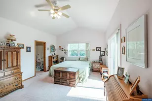 35628 Knox Butte Rd E, Albany, OR 97322 - Photo 14