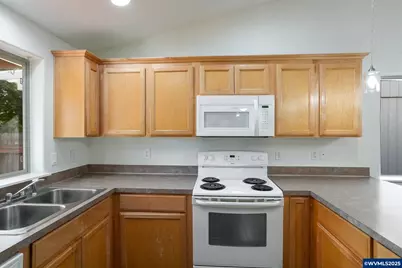 1748 Salmon River St NW, Salem, OR 97304 - Photo 16