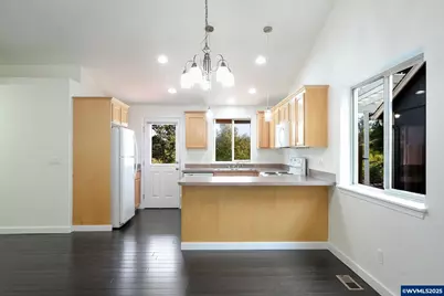 1748 Salmon River St NW, Salem, OR 97304 - Photo 12