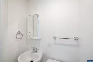 317 9th Av SW, Albany, OR 97321 - Photo 16