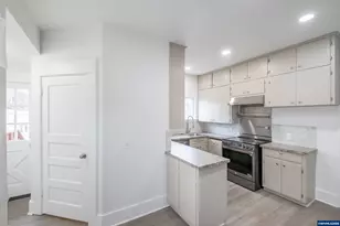 317 9th Av SW, Albany, OR 97321 - Photo 12