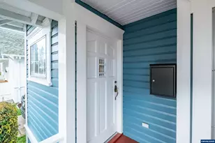 317 9th Av SW, Albany, OR 97321 - Photo 4