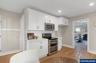 585 Jefferson St NE, Salem, OR 97301 - Photo 14