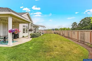 493 NW Crater Lk Dr, Dallas, OR 97338 - Photo 10