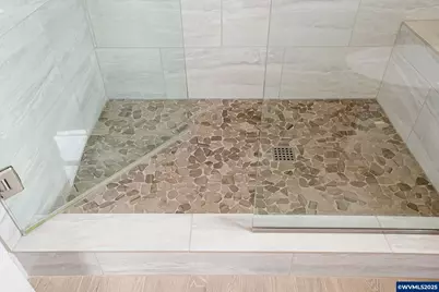 493 NW Crater Lake Dr, Dallas, OR 97338 - Photo 42