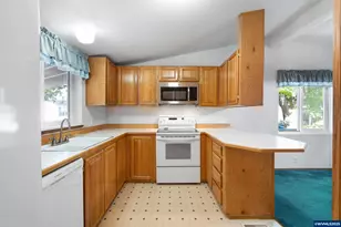 5050 Columbus #169 St, Albany, OR 97322 - Photo 10