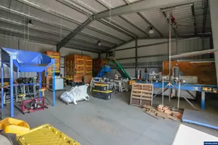 21988 Case (21938-22068) Rd, Aurora, OR 97002 - Photo 18