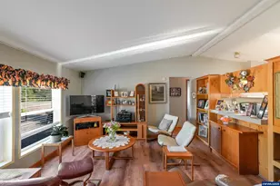 21988 Case (21938-22068) Rd, Aurora, OR 97002 - Photo 32